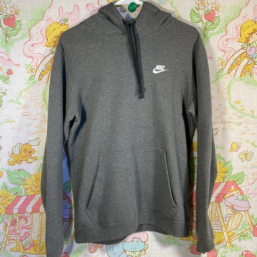 Brand new nike hoodie. Size small. Soft clean cute